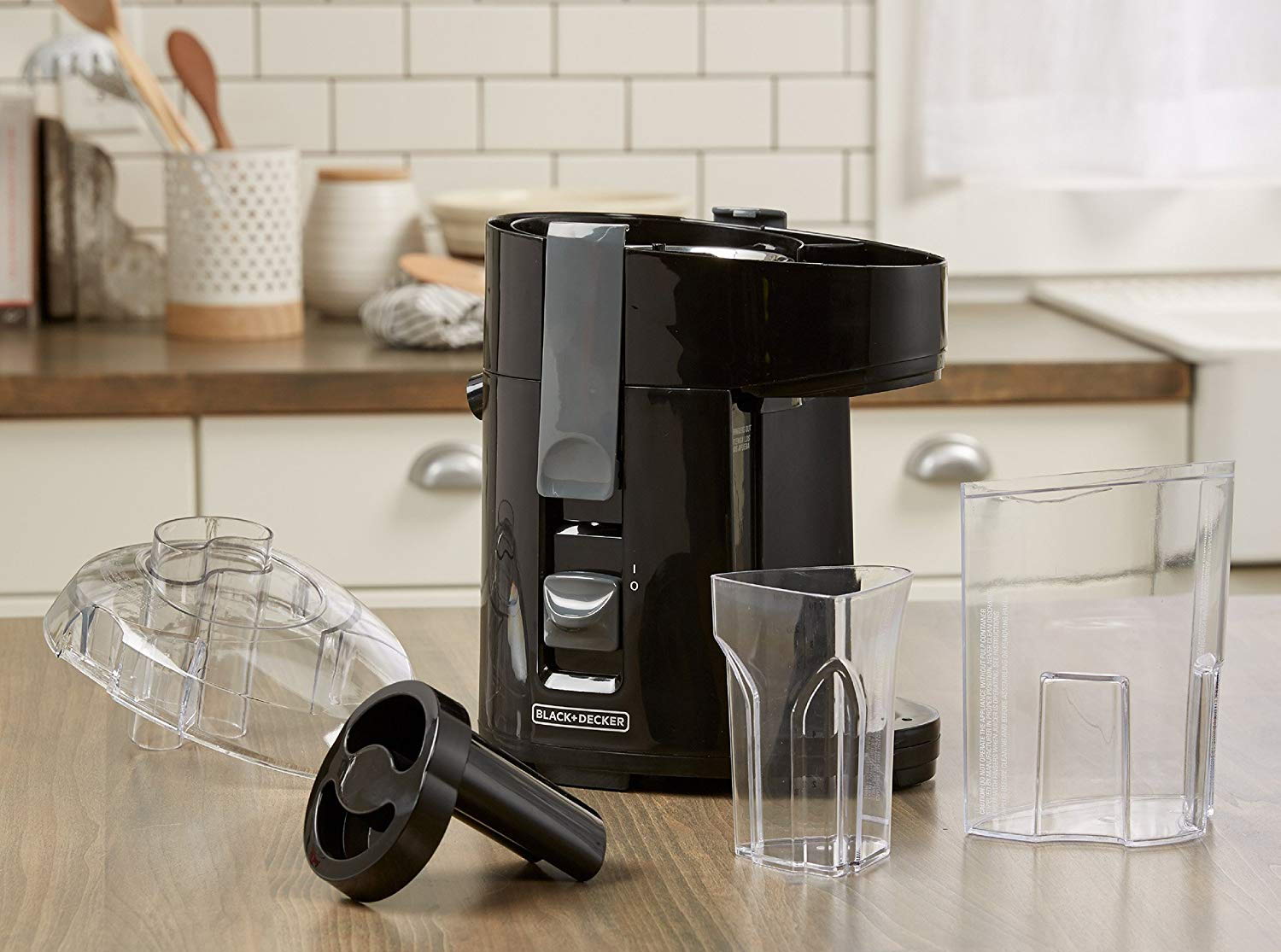 Roll over image to zoom in BLACK+DECKER 400-Watt Fruit and Vegetable Juice Extractor